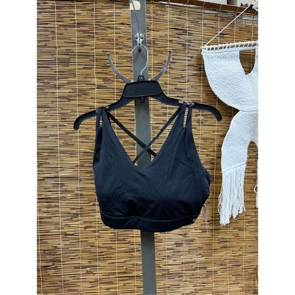 Trendy Plus Size Active Ultimate Workout Crop Top Size 20 - Picture 2 of 3